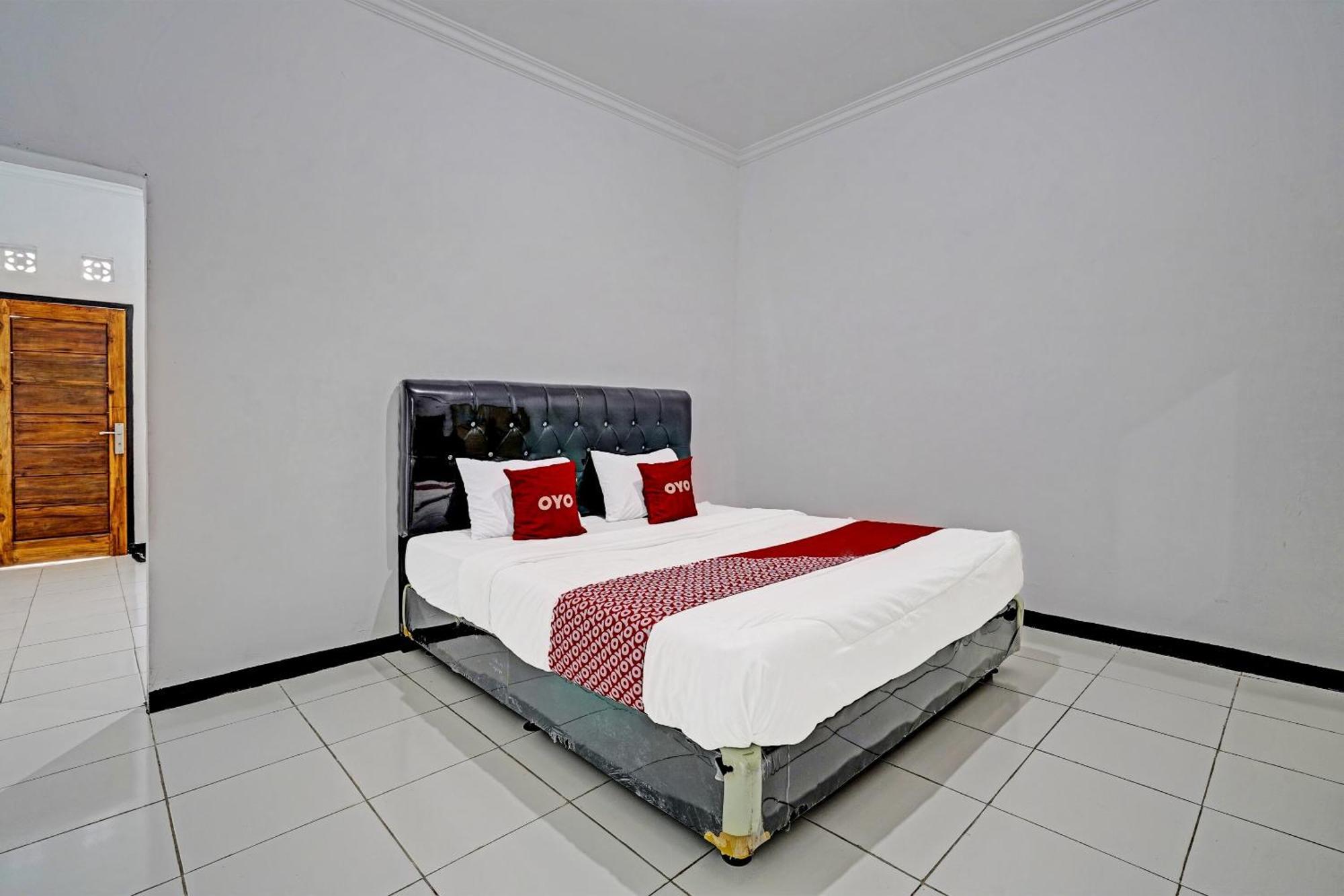 Oyo 91334 Permata Papua Guest House Pameungpeuk  Exterior foto